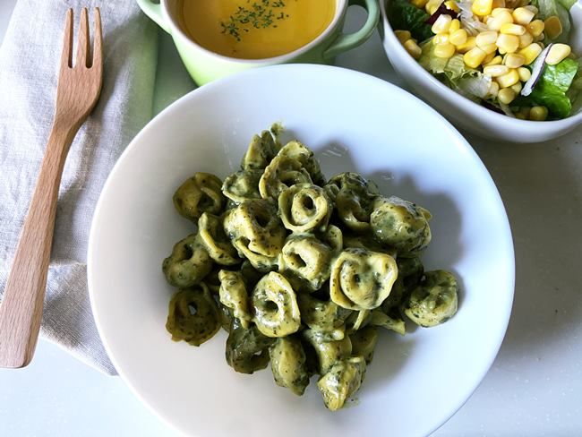 業務スーパー トルテリーニバジル 調理例