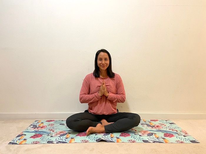 アンジェラさんのあぐらポーズ