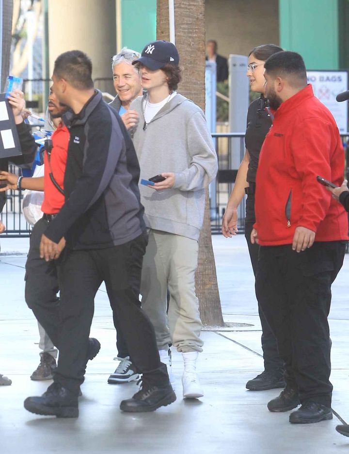 画像1: ティモシー・シャラメがクリスマスにNBA観戦