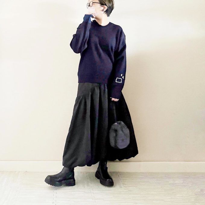 ダイソーのチャコールの「エコファー巾着トートバッグ」