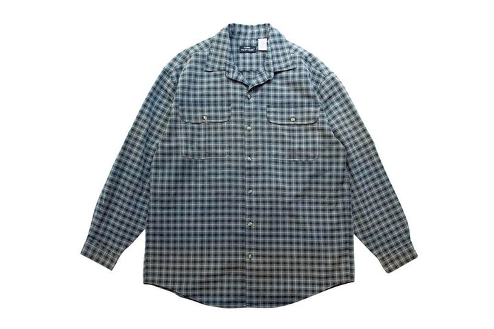 〈エルエルビーン〉のトラベラーシリーズのシャツ