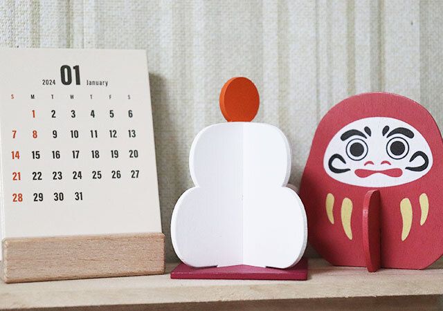 ダイソーのだるまと鏡餅の組み立てオブジェのレビュー