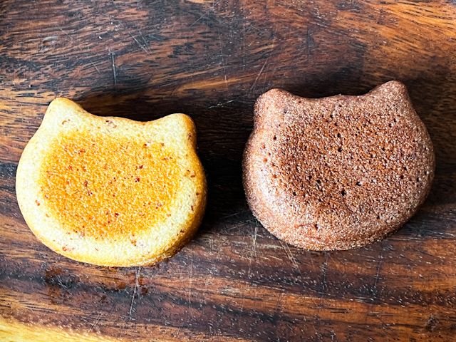 ねこ型のプレーンとショコラのフィナンシェ