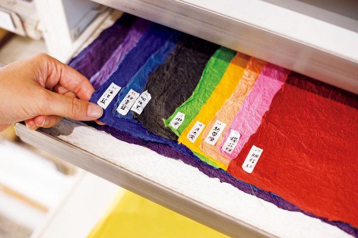 台北〈FENKO CATALYSIS CHAMBER〉手漉きで作られた紙.jpg