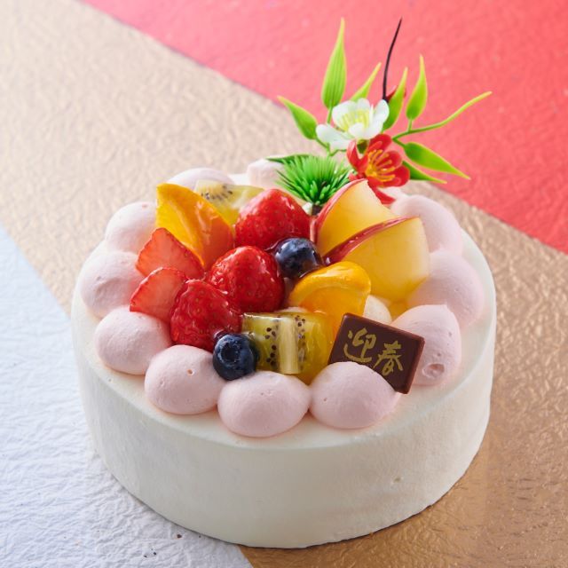 シャトレーゼの新春スイーツ「2024 HAPPY NEW YEARデコレーション」