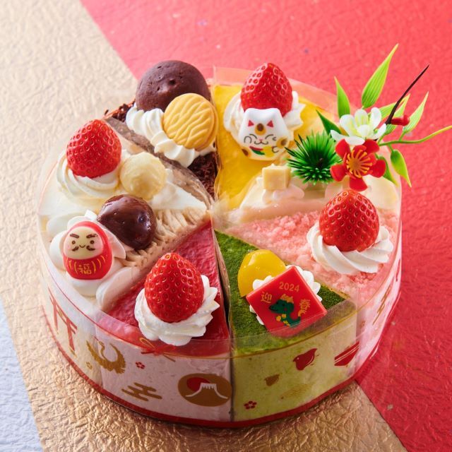 シャトレーゼの新春スイーツ「ニューイヤーアソートデコレーション」