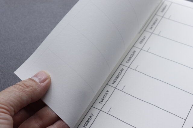 ノート型のウィークリーメモ帳