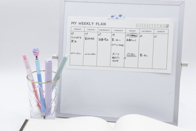 画用紙のような厚紙のメモ