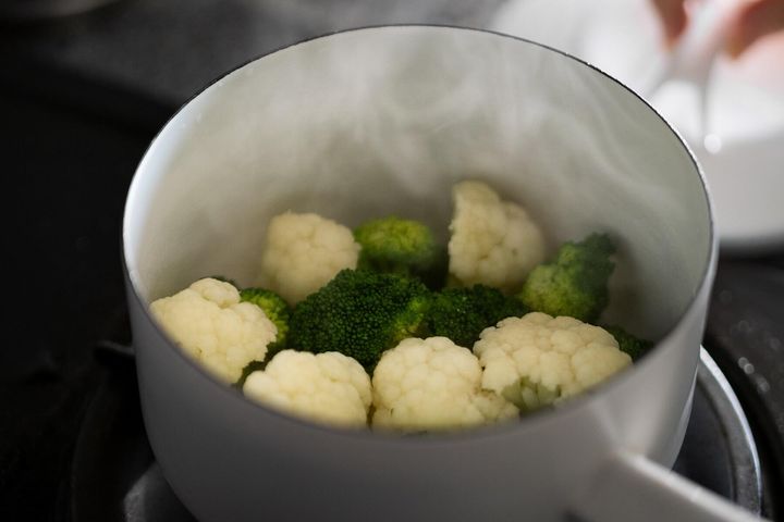 野菜を蒸し煮にする