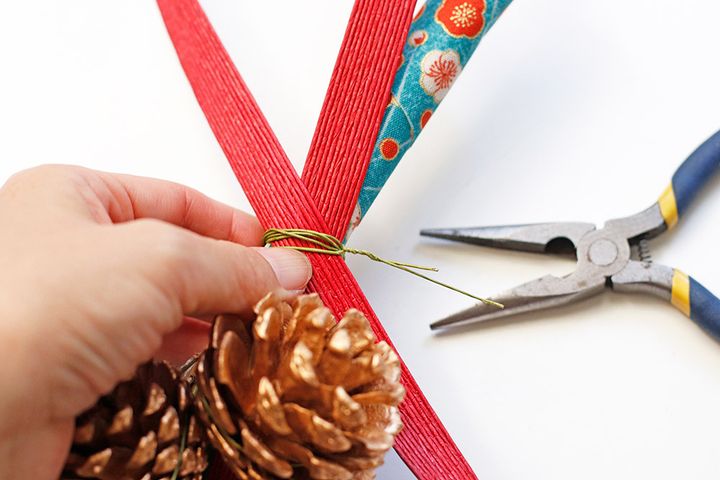 お正月のプチプラ玄関飾り