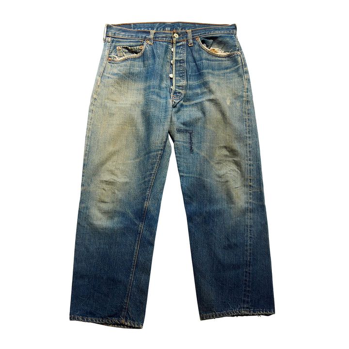 〈リーバイス®〉のジーンズ