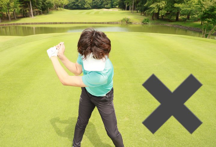 ラウンド中に“絶対NGなこと”3選！ゴルフコーチが解説「真っすぐを意識すると…」