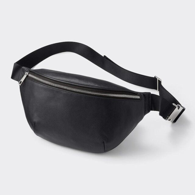 GUの黒バッグ