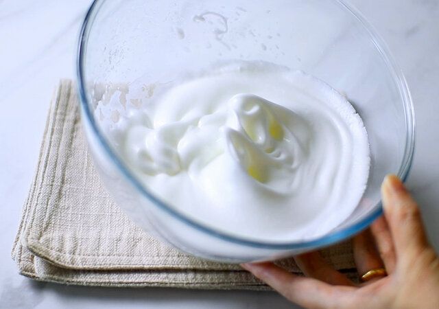 チョコレートスフレ レシピ メレンゲを作る