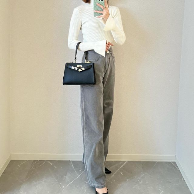 ZARAのハイウエストデニムパンツの全身コーデ