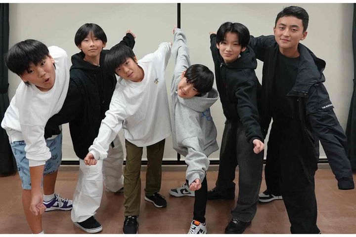 年間トレンド大賞にもなった「ひき肉ポーズ」／画像提供：Simeji