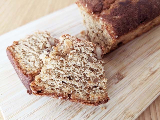 カットされた「黒糖くるみのパウンドケーキ」