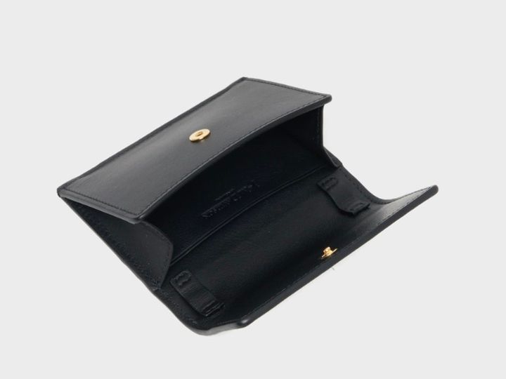 画像: 「チェーンウオレット」の内部構造。 出典：J＆M デヴィッドソン