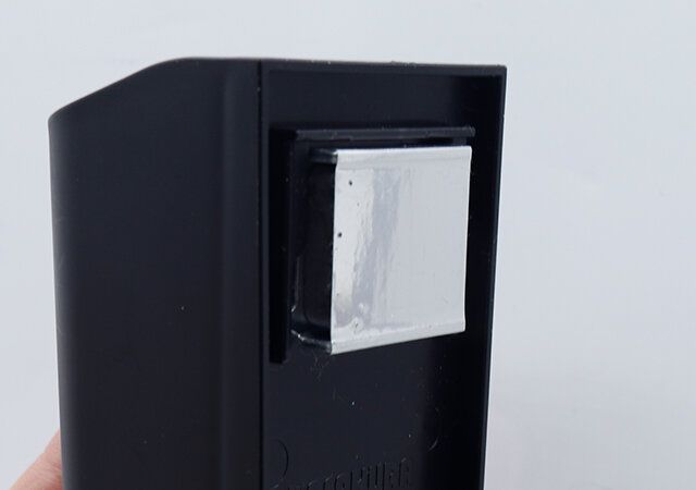 ダイソーのフック付ペンポケット