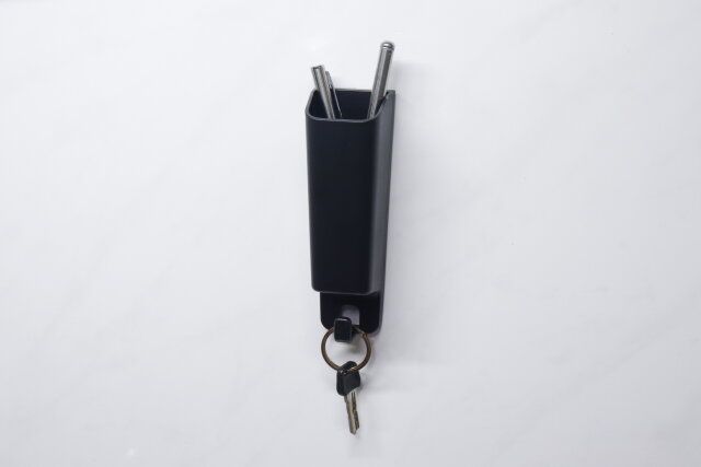 ダイソーのフック付ペンポケット