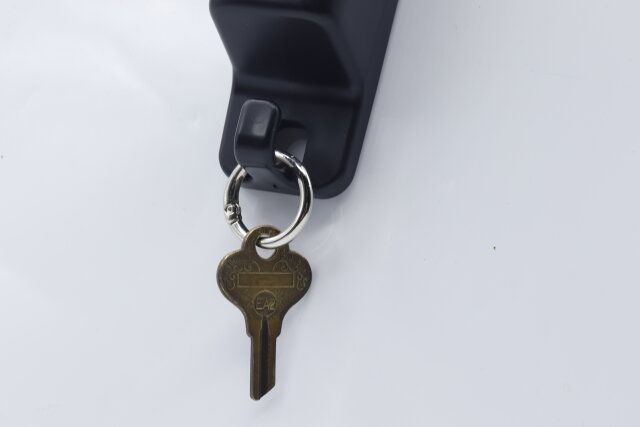 ダイソーのフック付ペンポケット