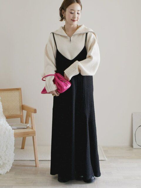 冬の黒ワンピースコーデ