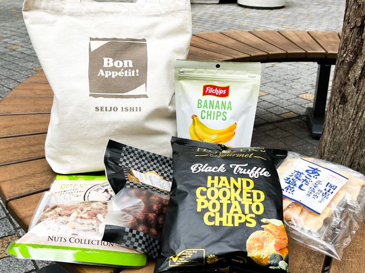 【成城石井 福袋2024】開封速報！人気のお菓子を詰め合わせた「福袋 人気のお菓子セット」を紹介