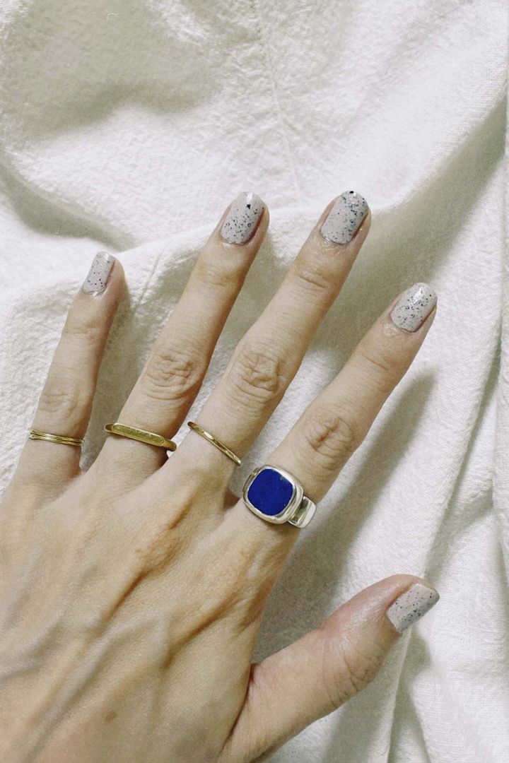 冬ネイル2024！冬の指先にまとう単色ネイル12選【ささやかですてきなもの まとめ 大谷有紀】