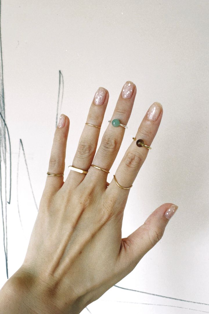 冬ネイル2024！冬の指先にまとう単色ネイル12選【ささやかですてきなもの まとめ 大谷有紀】