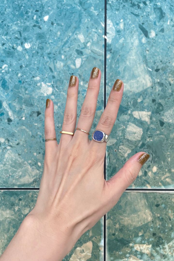 冬ネイル2024！冬の指先にまとう単色ネイル12選【ささやかですてきなもの まとめ 大谷有紀】