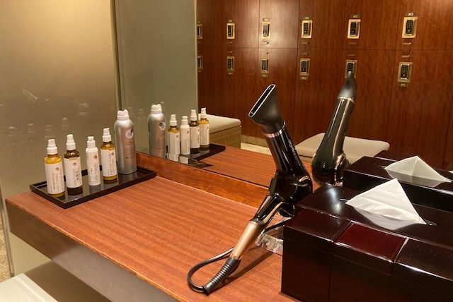 ロッカールーム画像