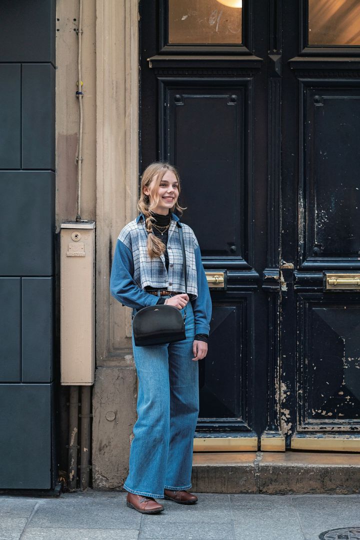 デニムやシンプルコートはやっぱり最強アイテム！【パリジェンヌの一週間コーデ】