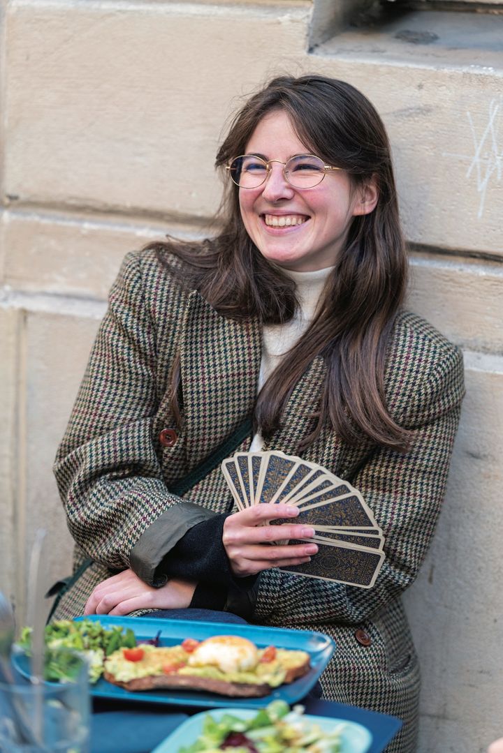 デニムやシンプルコートはやっぱり最強アイテム！【パリジェンヌの一週間コーデ】