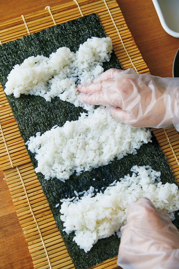 厚みを均一にすることが大切なので、ていねいに広げて。