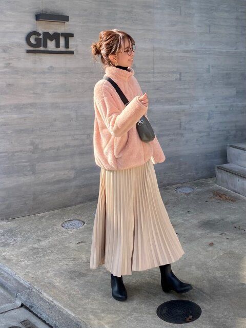 大人におすすめのボアアウターコーデ