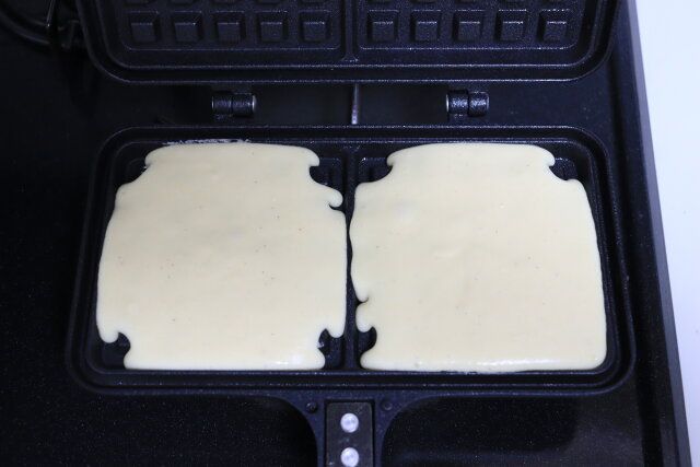ワッフル レシピ 生地を焼く