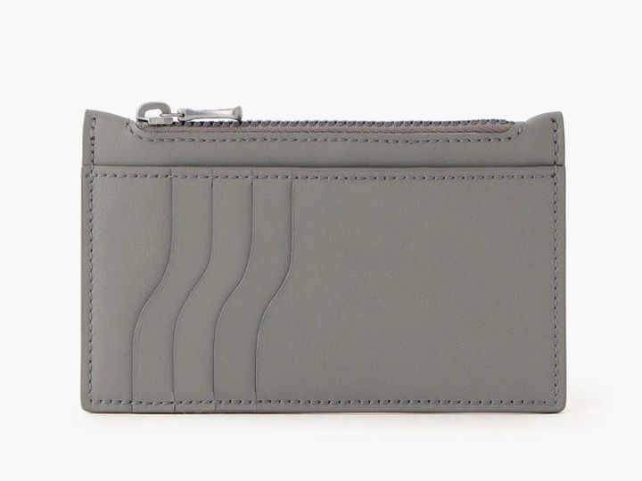 画像: 「Calma Wallet Fragment」の背面。 出典：ファーロ