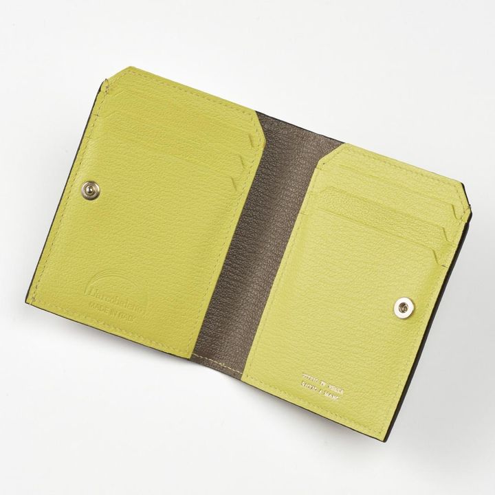 画像: 「スマートカードウォレット」の内部構造。 出典：ラルコバレーノ