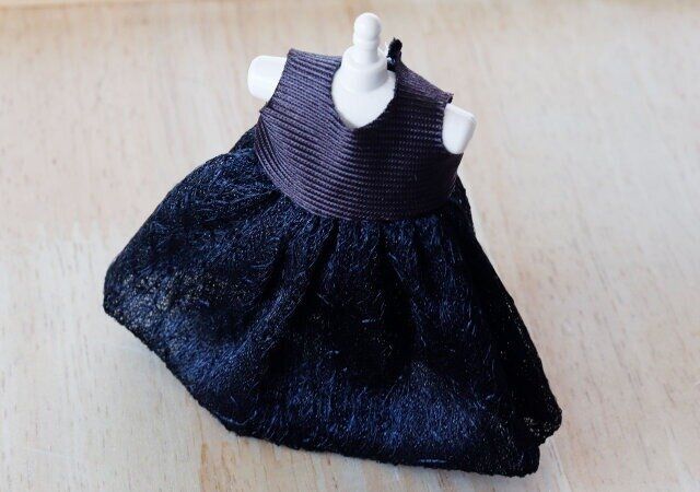 ドール用の洋服のディスプレイに使えるミニトルソー