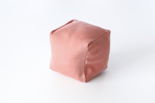 ミニチュアサイズのビーズクッション