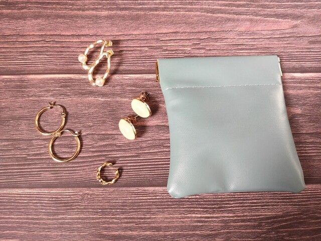 3COINS HAPPYBOXの中身 ピアス