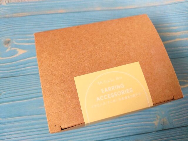 3COINSのイヤリングのHAPPYBOX