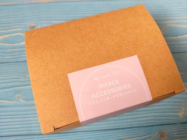 3COINSのピアスのHAPPYBOX