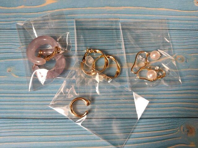 3COINS HAPPYBOXの中身 イヤリング