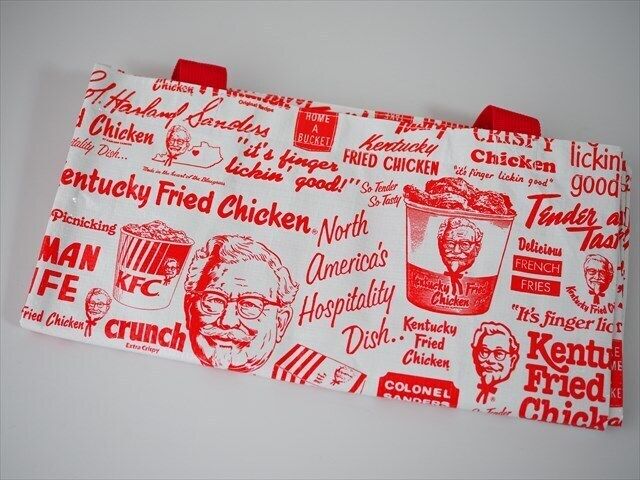 ケンタ福袋2024のKFCオリジナル大容量レジャーバッグ