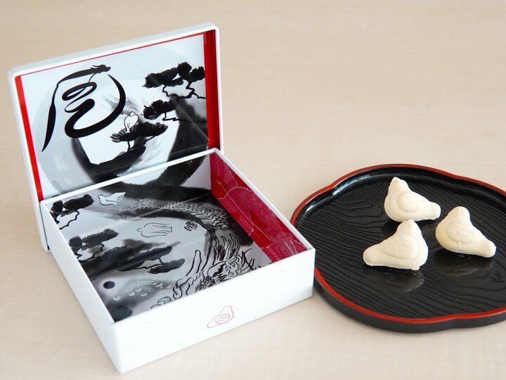 新春の鎌倉さんぽ♪鶴岡八幡宮へのお参りとランチやカフェ、お土産屋さんを巡る一日