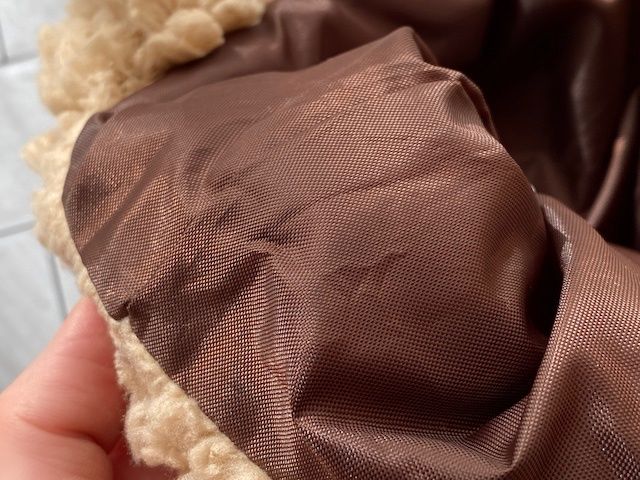 サーティワン 福袋 2024 オリジナルグッズ「ボアミニトート」 内部 撥水加工