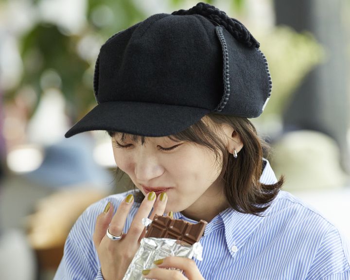 《オーバーライド》のイヤーフラップキャップ。後ろ姿までかわいい！