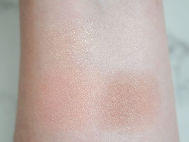 ポイントとなるのが、肌に溶け込むような右上のスキンカラー。この色をベース感覚で最初になじませておくと、発色や色持ちがよくなります