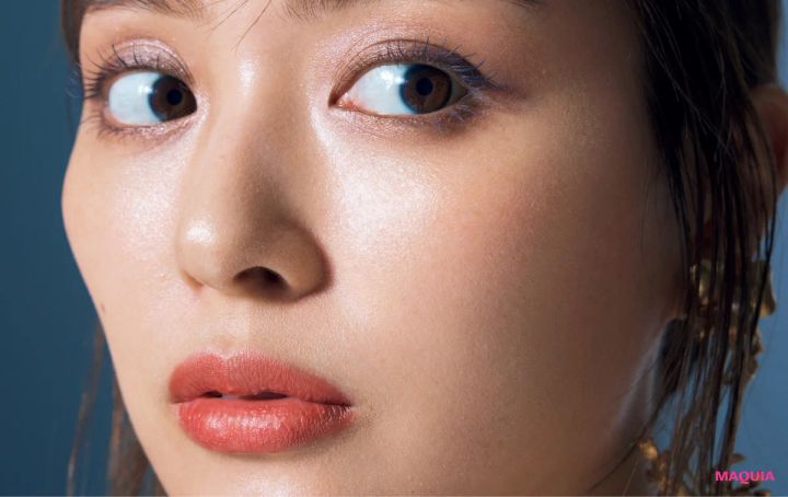 SPY×FAMILY大好き内田理央さん。“概念ヨルさんメイク”でクールに変身！_4